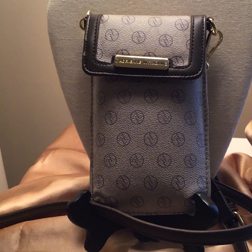 Adrienne Vittadini Mobile Phone purse